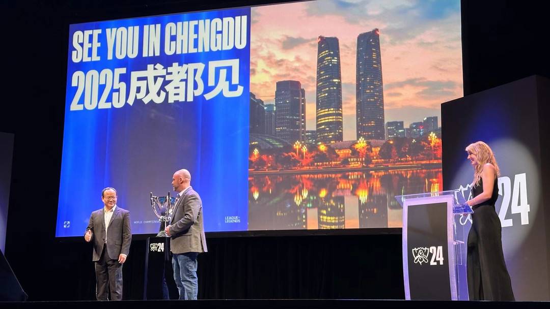 IG与TES对决复盘：Rookie表现低迷引发团队配合争议，解析英雄联盟赛事中IG战术调整关键点